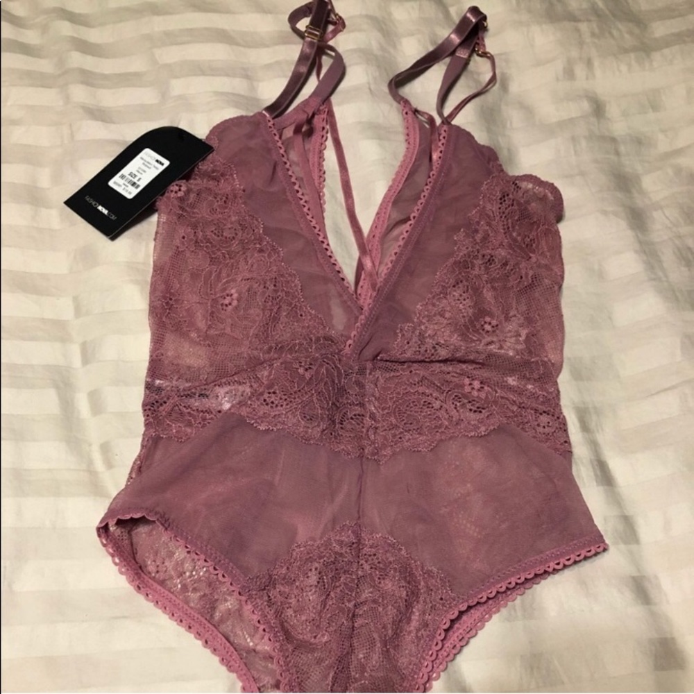 Lace body suit